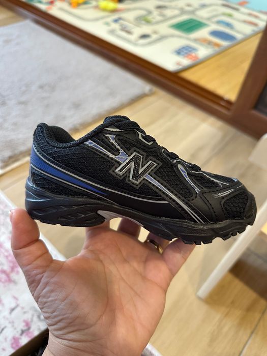 New Balance €45 детски маратонки