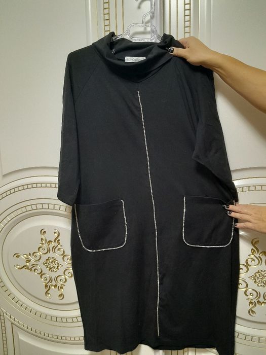 Продам платья новые