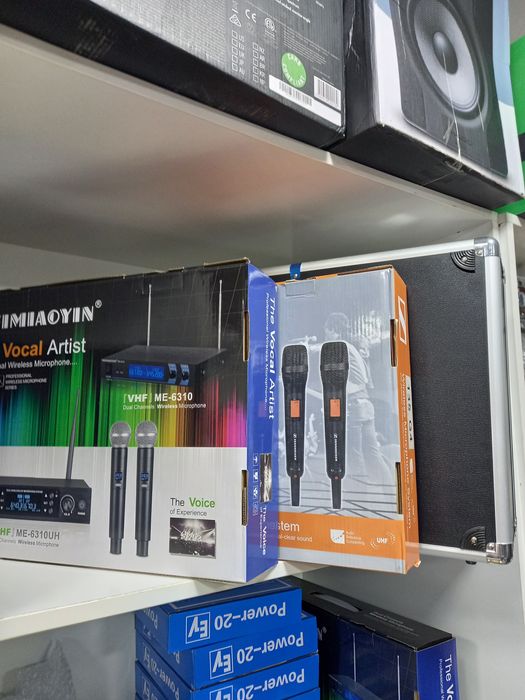 Микрофоны SHURE радио головные проводные и кабеля и разьемы.