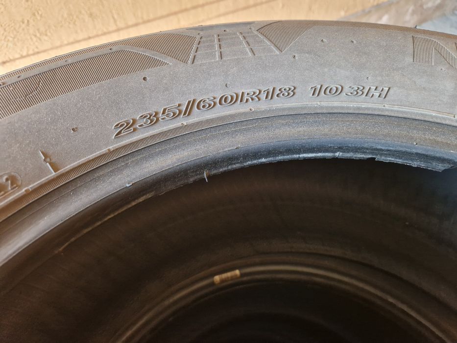 Продам комплект резины (шины)