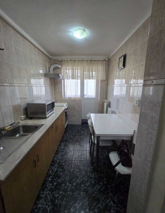 Zona PALAS-MALL,apart 2 cam.DECOMANDAT, mobilat-utilat, 103.500 Euro Neg..