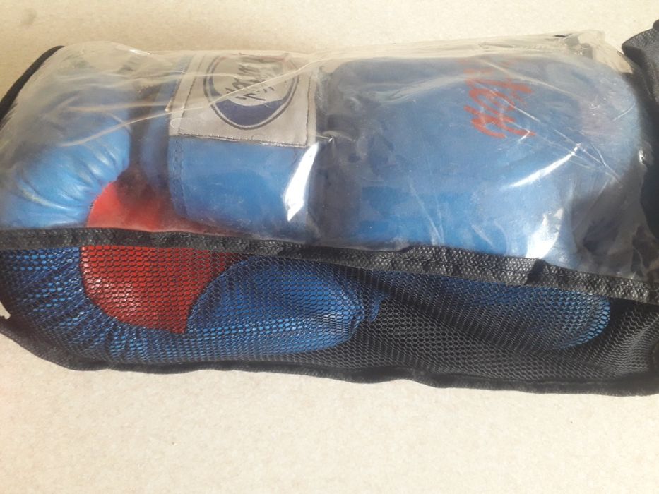 Boks perchatka sotiladi