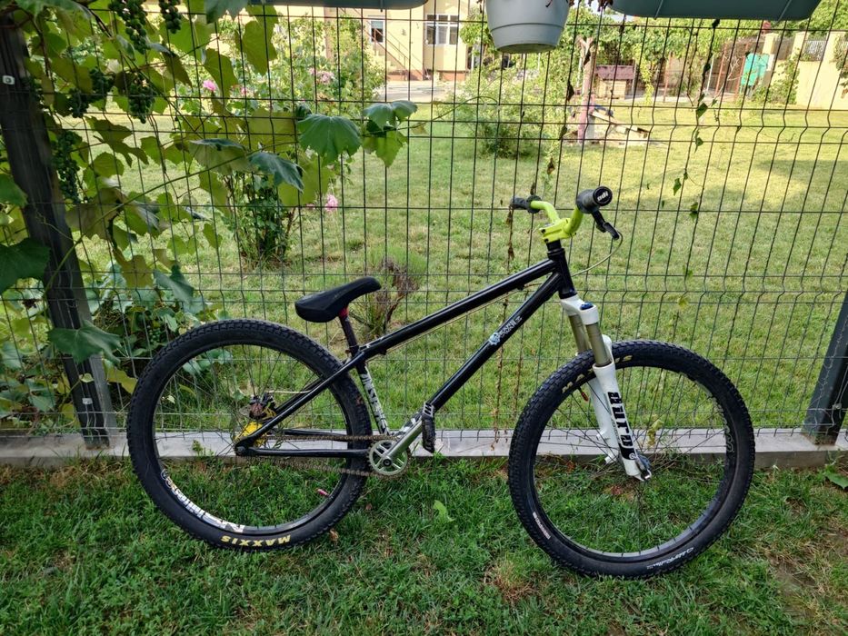 Bicicleta Dirt Jump NS Bikes 26
