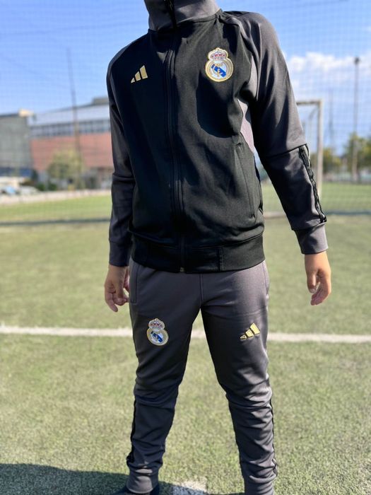 Детски футболни анцузи