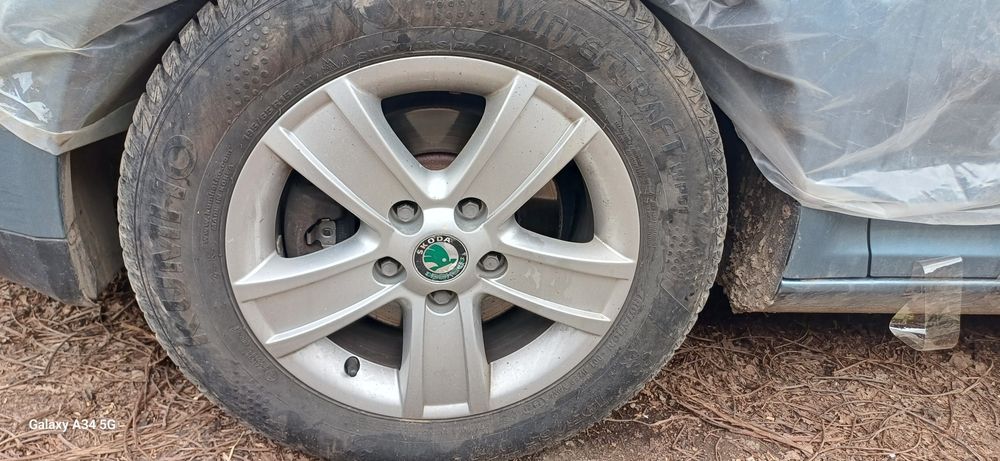 Шкода Октавия...