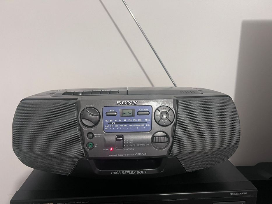 casetofon Sony, Hitachi, Grundig