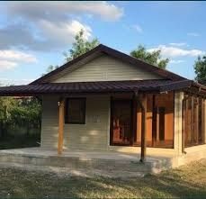 Executam case din structura metalica si panou sandwich