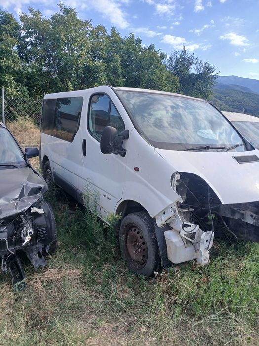 Рено трафик на части