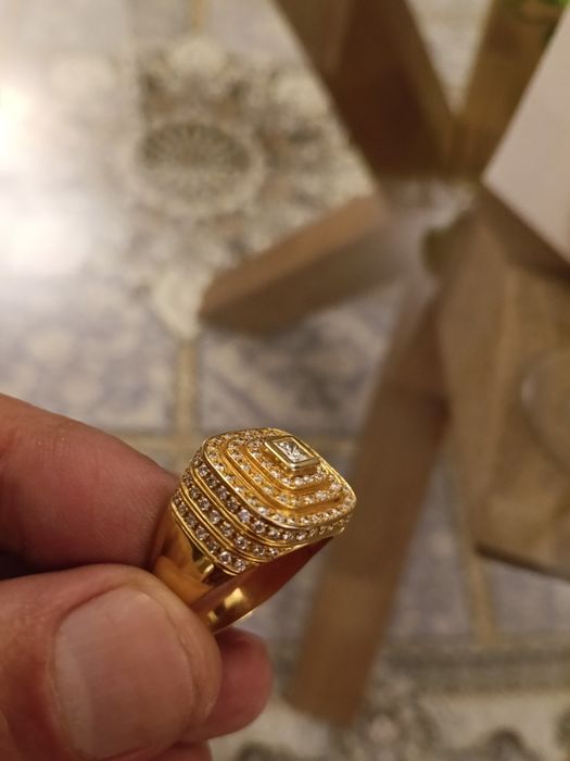 Inel aur 18 k cu diamante naturale nou