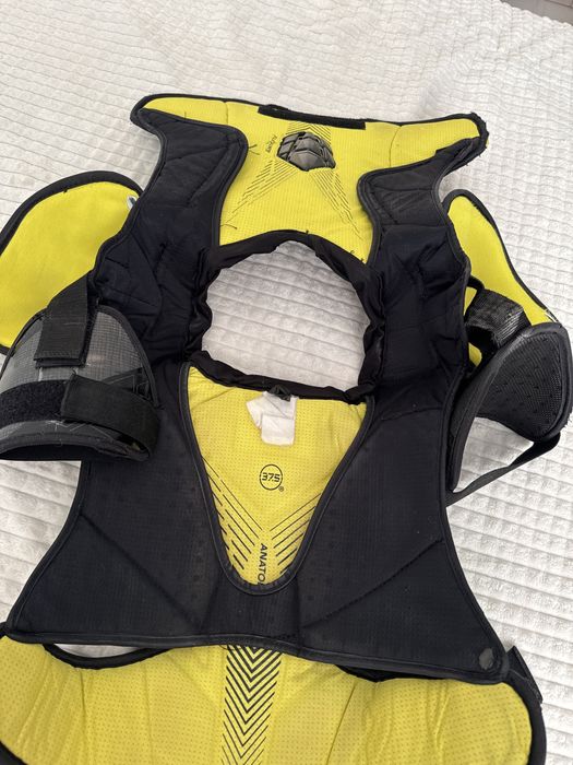 Хоккейный нагрудник