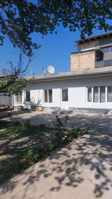 Файзли хонадон сотилади шароитлари ўрта сув газ свет вайфай бор  100 $