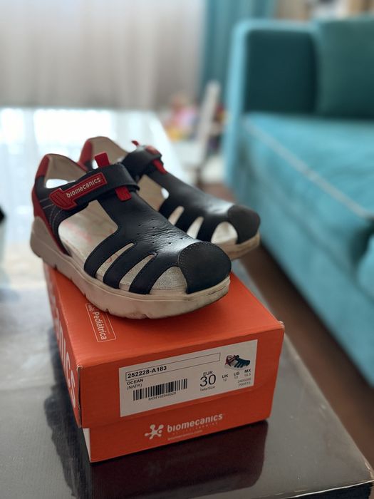 Детски обувки и пантофи