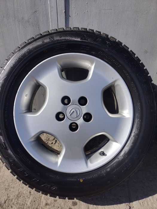 Продам комплект диски резина