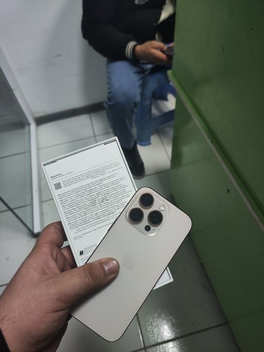 Iphone 16 pro kar dak full