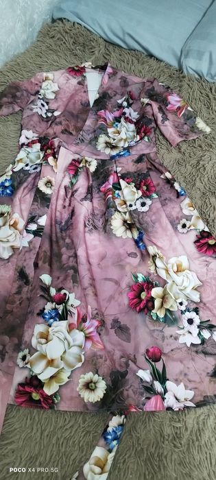 Платье новое 42-46 размер