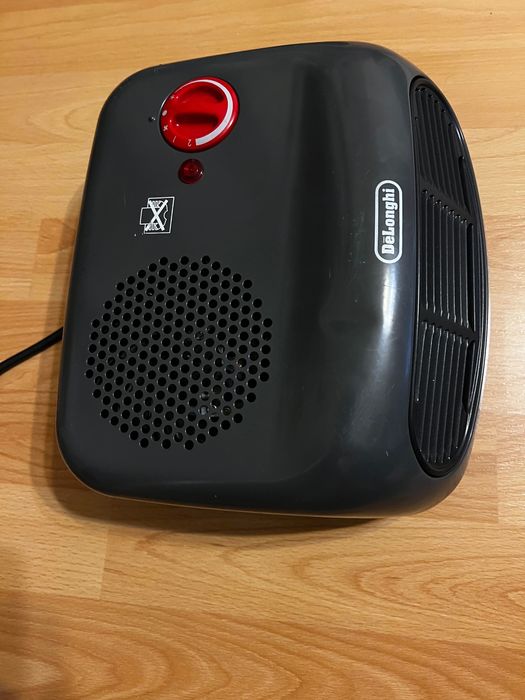 Вентилаторна печка  DaLonghi HTM02