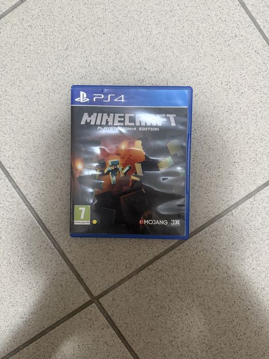 Продавам СПЕШНО PS4 512 gb като нов!!! С 2 джойстика, 11 хубави игри, оригинален кабел за зареждане и безплатна профилактика преди да ви го изпратя.