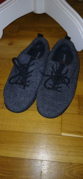Incaltaminte 43  din lana merinos  pt,bărbați.