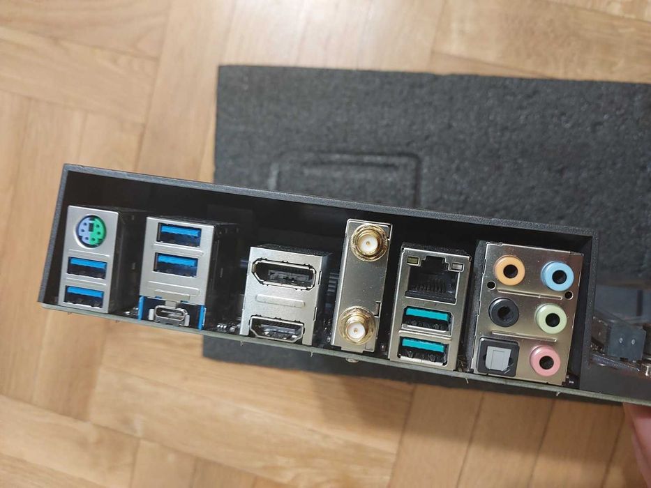 дънна платка  Asus TUF X570 Plus Wi-Fi