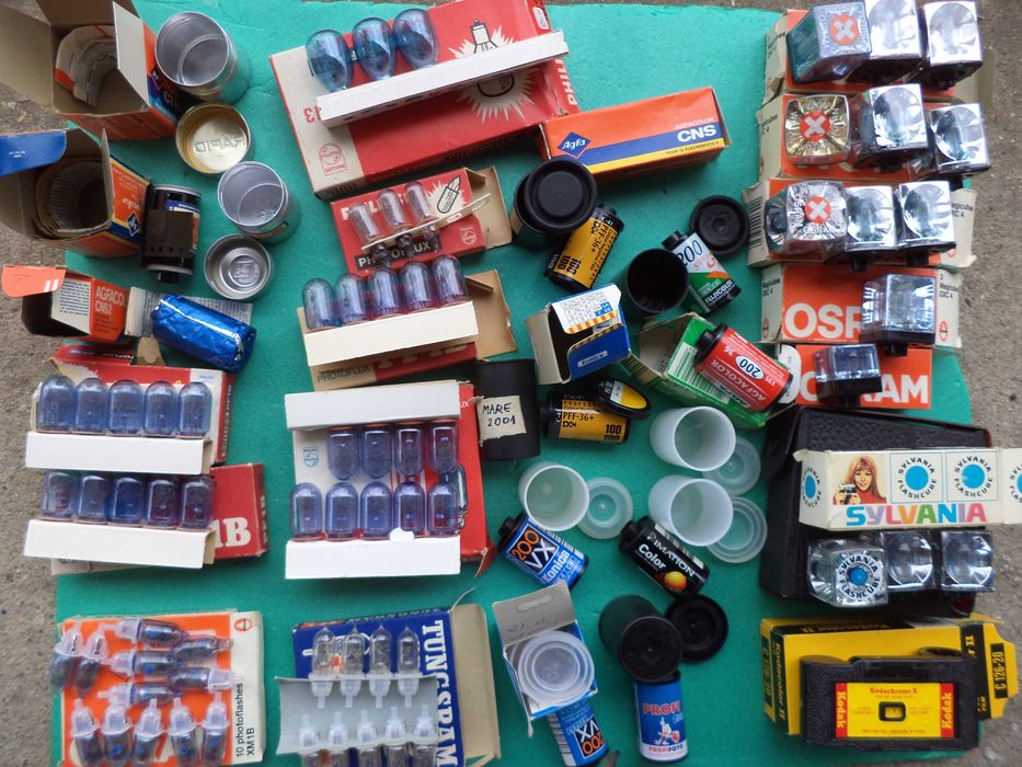 Vechi accesorii foto filme, becuri magneziu