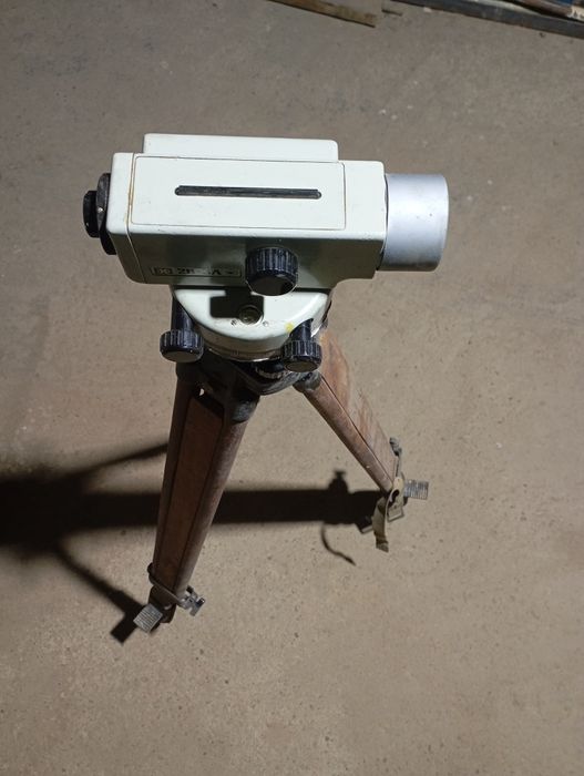 Нивелир оптический