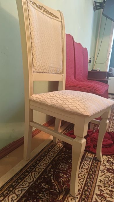 Стол стулья для зала