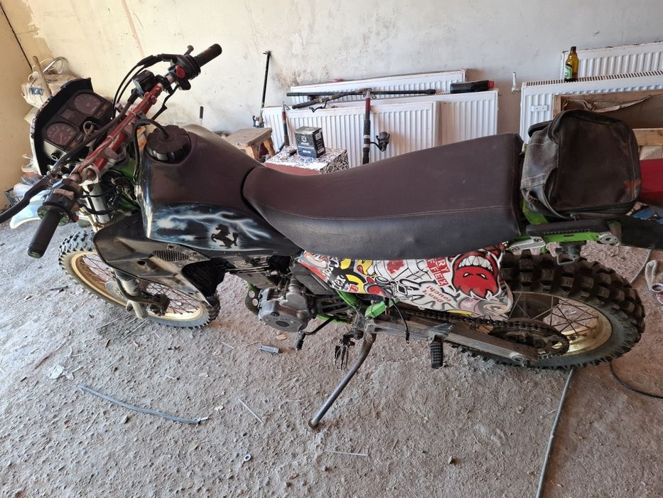 Vând cross kawasaki 600