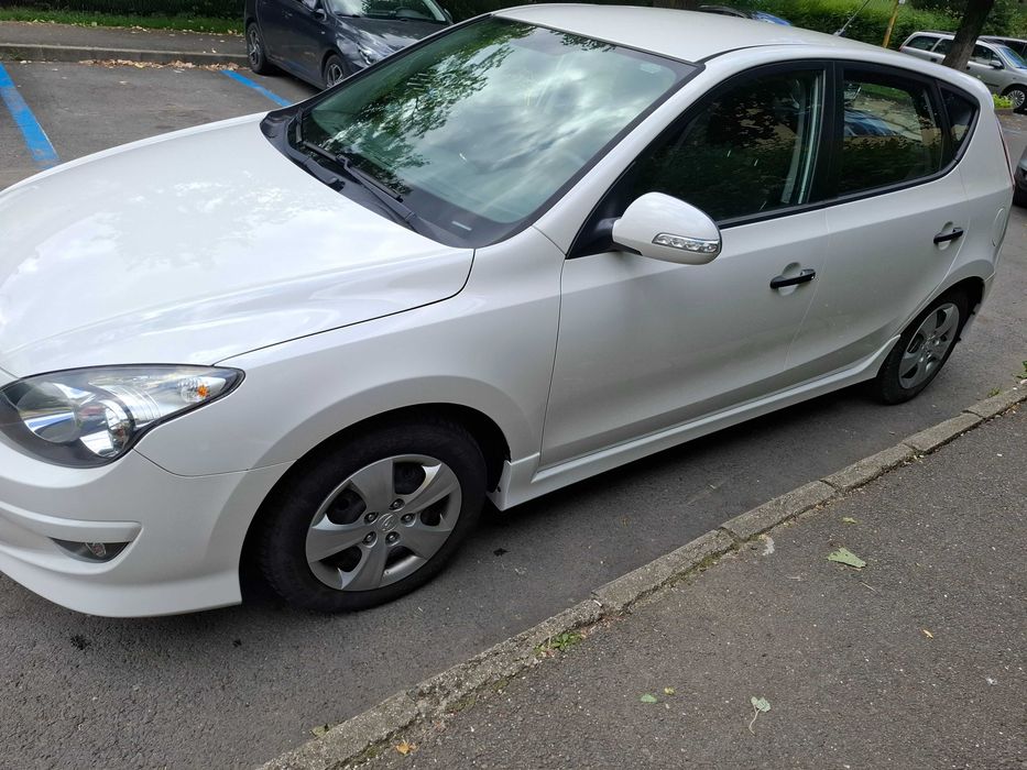 HYUNDAI i30 0 — imagine 4