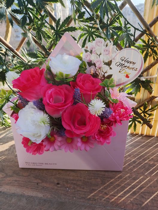 !!!ПРОМОЦИЯ!!!при покупка на чанта с цветя подарък букет!! Вечни цветя