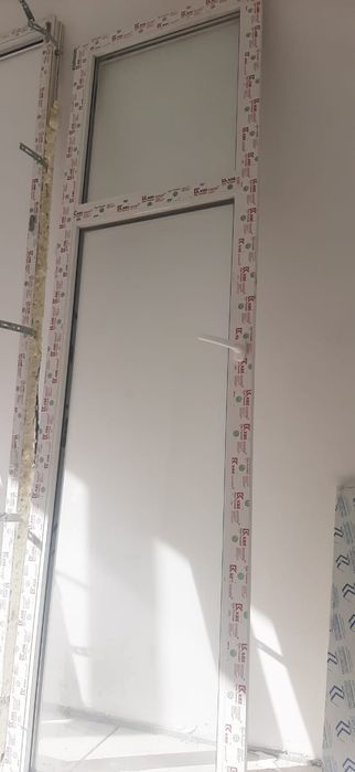 Пластиковое окна и дверь