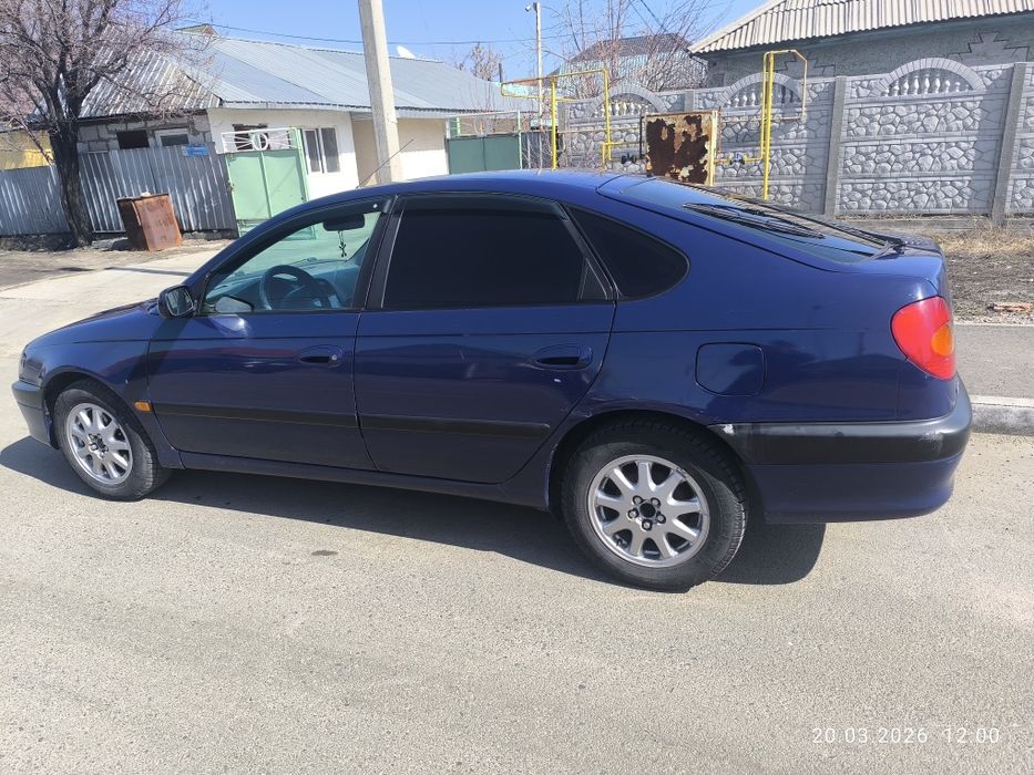 Авенсис 1998 год