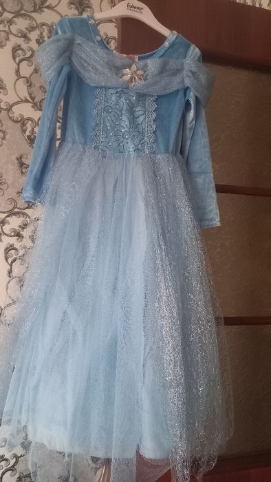 Новое нарядное платье