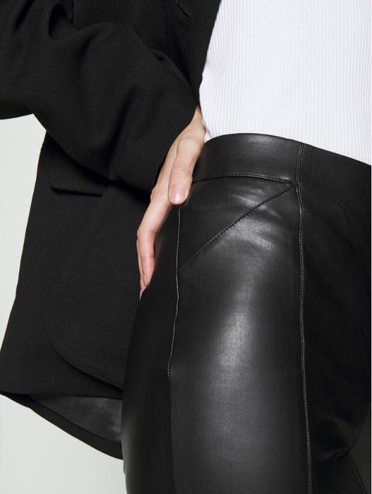 Pantaloni imitatie piele