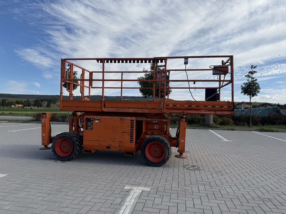 De vanzare sau da inchiriat nacela 4x4 diesel .