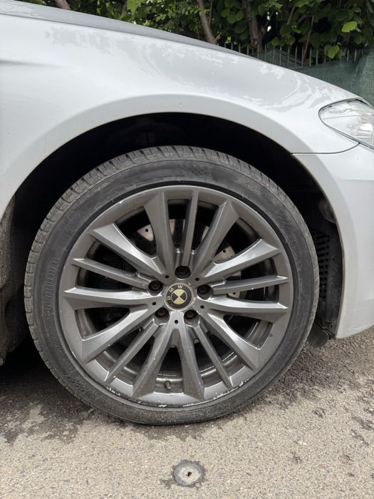 Jante 19 bmw f10 cu anvelope aproape noi