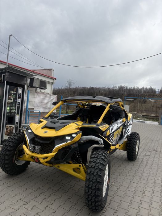 Can-am Maverick r