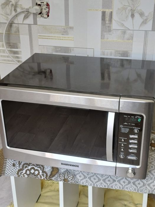 Продам микроволновку с грилем.