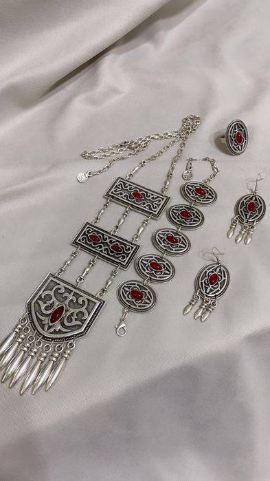 Шашбау, сырға, шекелік, алқа