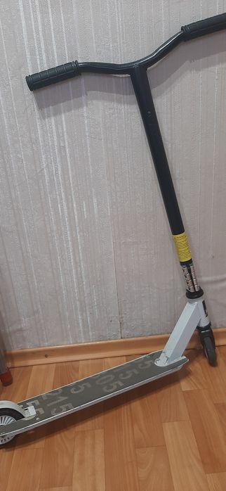 Самокат  трюковой