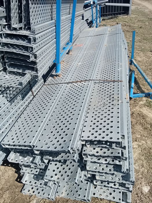 Scări metalice zincate