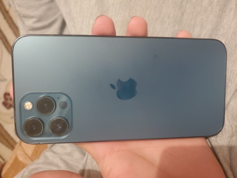 Продам айфон 12 про мах