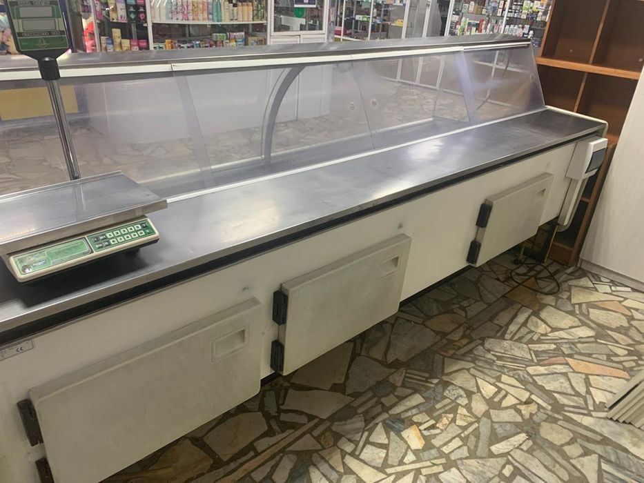 Холодильная витрина