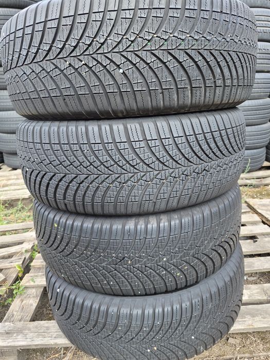 4бр. 225 55 18 Goodyear всесезонни.