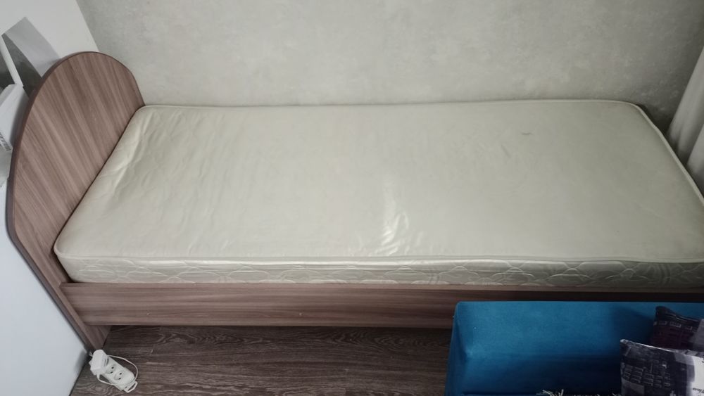 Продам односпальную кровать