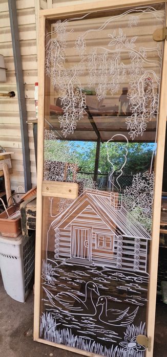 Стеклянная дверь