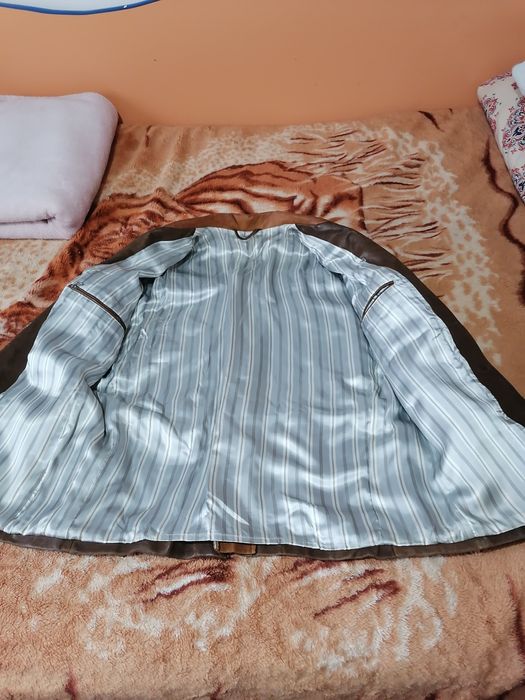 Haină de piele (mărimea 50)