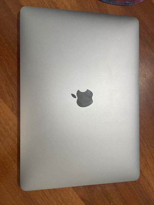 MacBook Pro 2020 13inch 10/9 holati