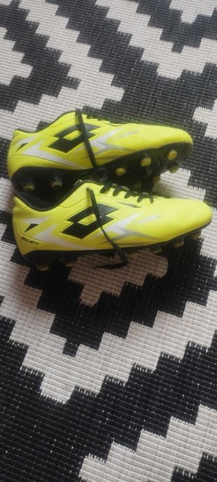 Adidași cu crampoane fit
