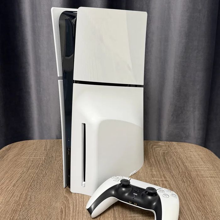 Playstation 5 SLIM DISK - 1 tb в безупречно състояние