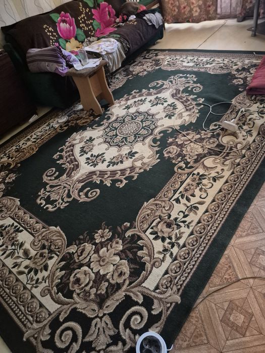 Продам ковер недорого